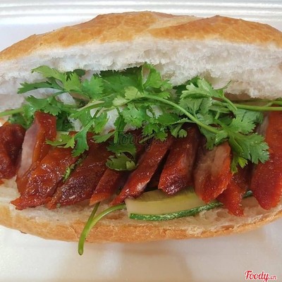 Bánh Mì Xá Xíu Lớn