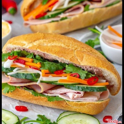 Bánh Mì Thịt Chả Đặc Biệt