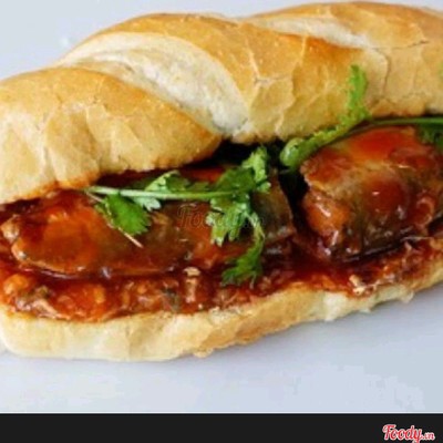 Bánh Mì Cá Hộp