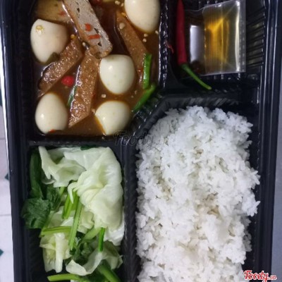 Cơm Chả Cá Kho Trứng Cút