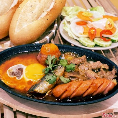 Bò Né - Trứng Ốp La - Xúc Xích Đức