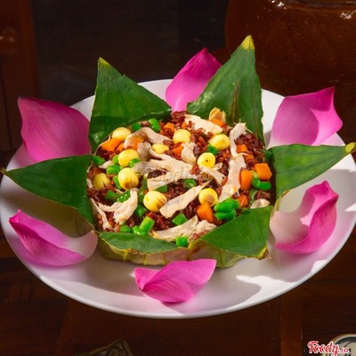 Cơm gà gói lá sen