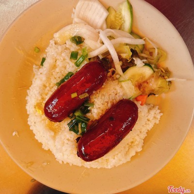 Cơm tấm lạp xưởng tươi