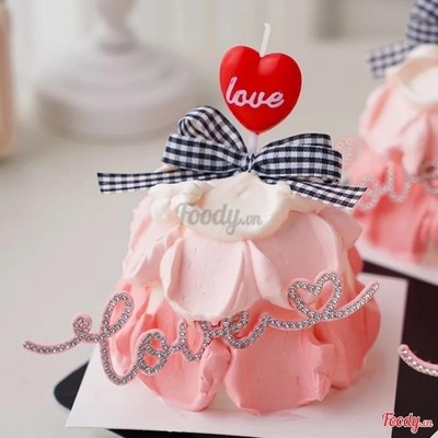 Nến  trái tim có chữ love
