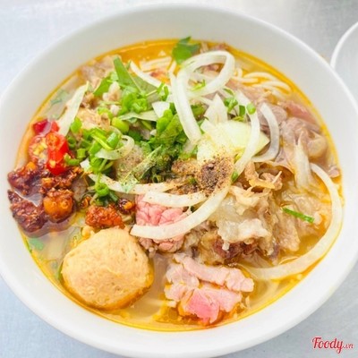 Bún bò chả Cua