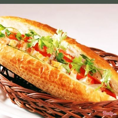 BÁNH MÌ HEO QUAY+ DA GIÒN