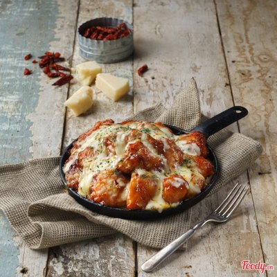 Gà không xương sốt phô mai cay
