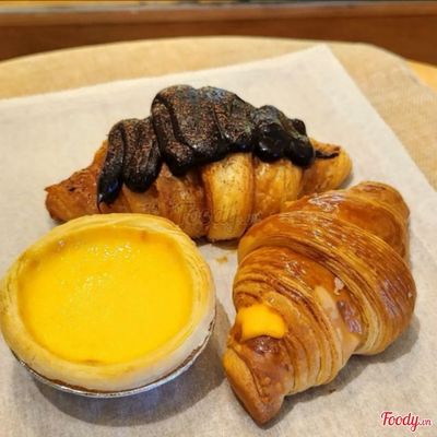 Combo Croissant Phô Mai & Croissant Chocolate Lava & Tart Trứng
