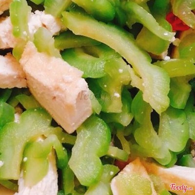 Đậu hủ xào khổ qua chay