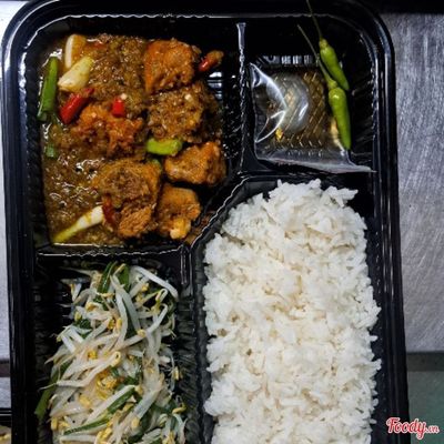 Cơm sườn non rim mặn