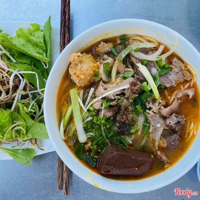 Bún bò đầy đủ không giò