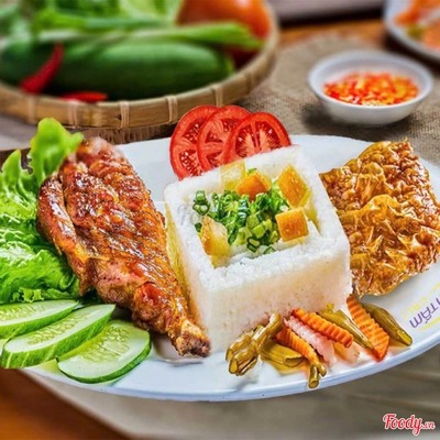 Cơm sườn  giò Cali tàu hũ ky