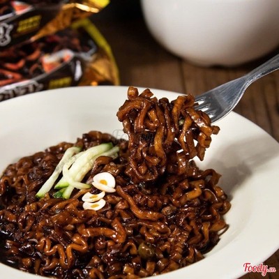 Mỳ trộn tương đen bò giòn