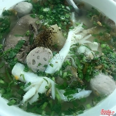 Hủ tiếu thập cẩm đặc biệt (nhiều đồ ăn)