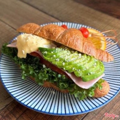 Ham, Avocado & Egg Benedict Croissant
