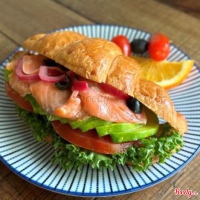 Drink Set/ Smoked Salmon & Avocado Croissant