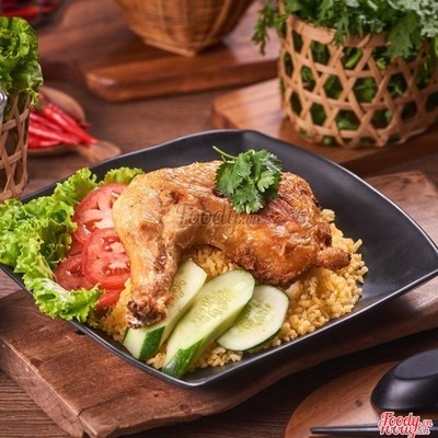 Cơm gà xối mỡ + pepsi