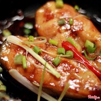 Cá hú kho thơm + cơm + canh