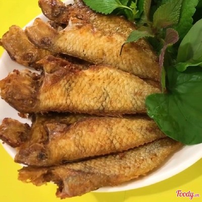 Cá mó muối chiên cơm + canh