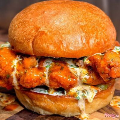 Burger Gà Sốt Trứng Muối