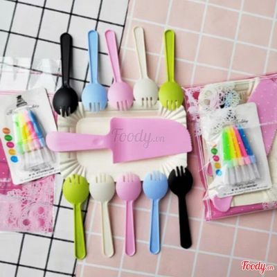 Set muỗng,dĩa giấy (có kèm nến xoắn ngắn)