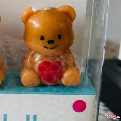 Nến  gấu  vàng có tái tim đỏ