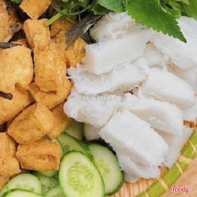 Bún , đậu ,nem chua