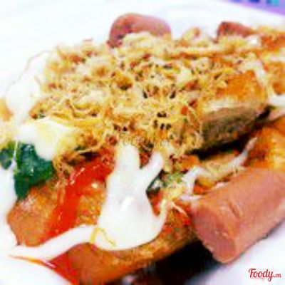 Bánh mì muối ớt đầy đủ + trà sữa trân trâu