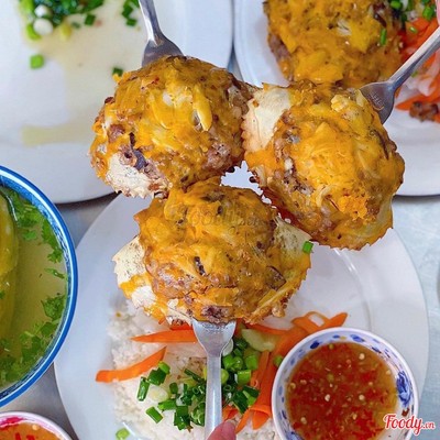 Cơm tấm chả mai cua