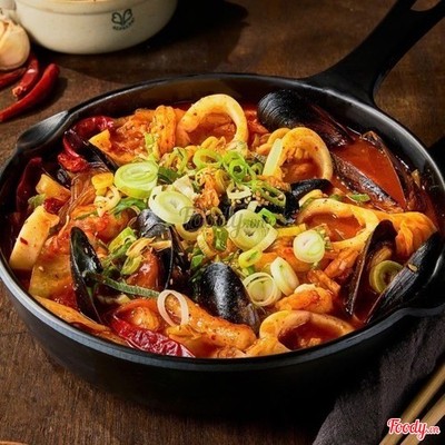 Bánh gạo hải sản cay/ Seafood teobokki