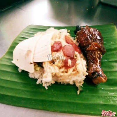 Xôi thập cẩm đùi gà