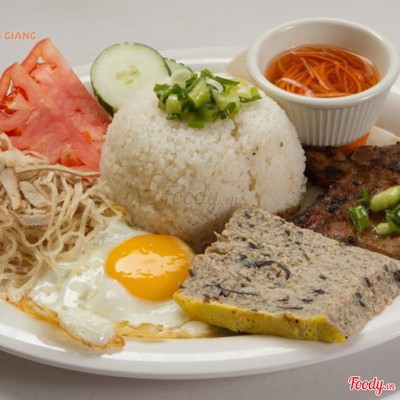 Cơm Sườn bì chả ốp la