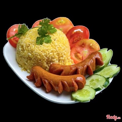 Cơm Chiên Xúc Xích