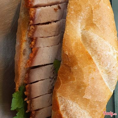 Bánh mì heo quay đặc biệt