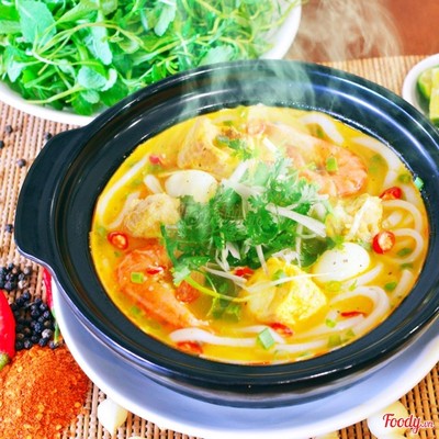Bánh Canh Đầy Đủ ( cá, chả, trứng cút)