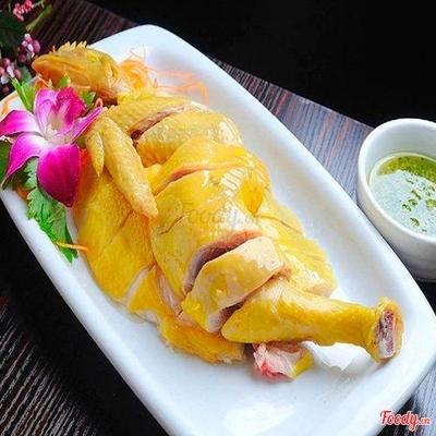 Gà luộc nửa con