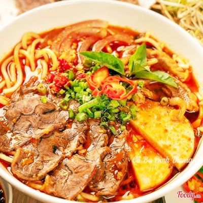 Bún Bò Tái Chả Cây
