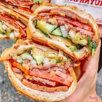 Bánh Mì Thịt Chả+Ốp La