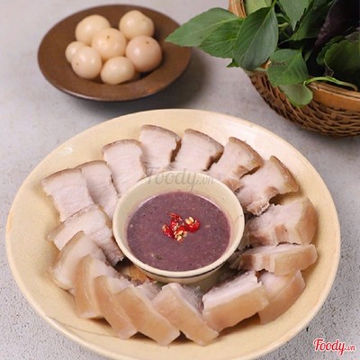 Thịt luộc mắm tôm