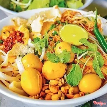 Mì Quảng Trứng Cút