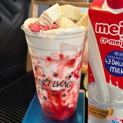 Sữa Dâu Kem Phô Mai 700ml + Phô Mai Tươi x2P