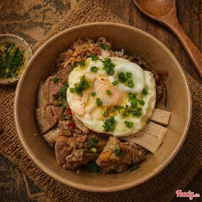 Xôi Thịt Kho - Trứng chiên ốp la