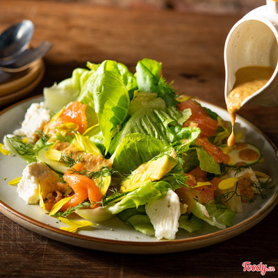 Cá hồi, bơ và phô mai Ricotta Salad