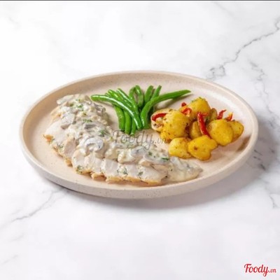 Tender Chicken with Mushroom Cream Sauce