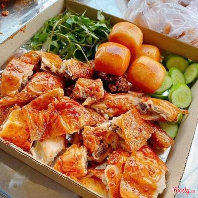1 Con Gà Nướng Sốt Bản Đôn  ( Tặng Kèm 2 Cái Bánh Bao Chiên  )