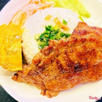 Cơm tấm sườn bì chả + Pepsi