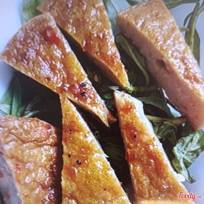 Chả cá chiên kèm sốt muối ớt , rau dưa