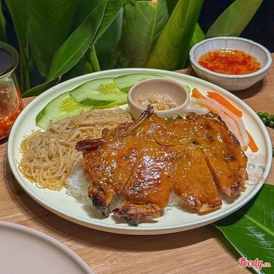 Cơm sườn cốt lết - bì
