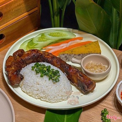 Cơm sườn cây - chả