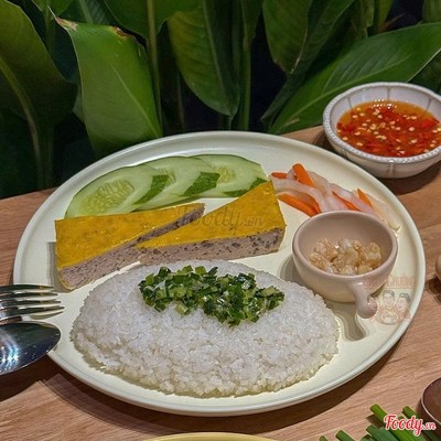 Cơm tấm chả 